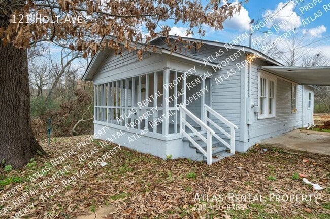 Photo - 121 Holt Ave
