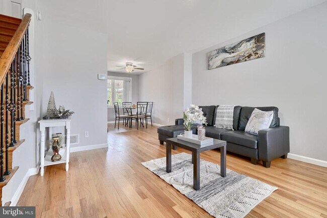 Photo - 2845 Plainfield Rd