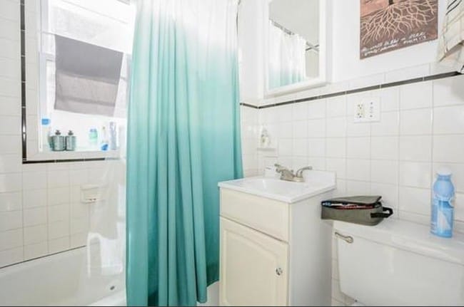 bath1 - 16 Falkland St Unit 2