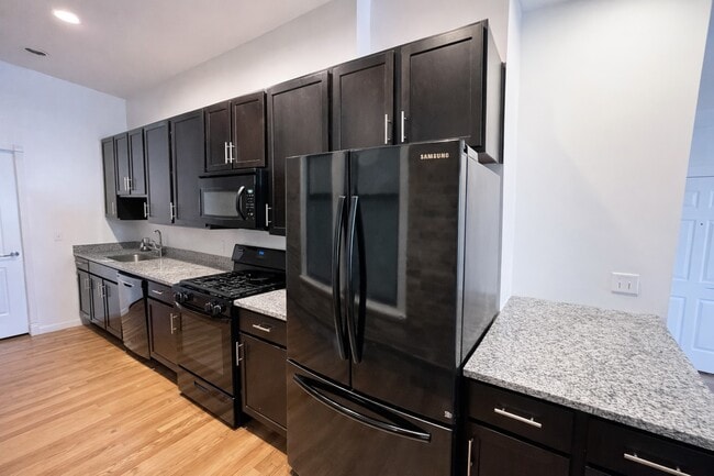 Photo - 2129 N Southport Ave Unit 2C