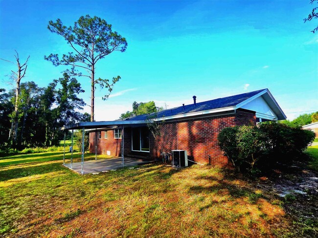 Photo - 104 Forest Cir