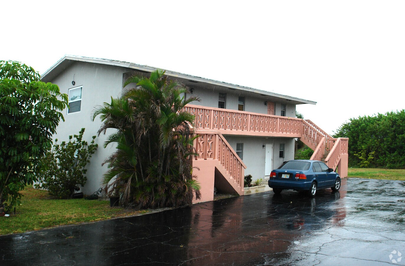 Photo - 1530 Forest Hill Blvd Apartments