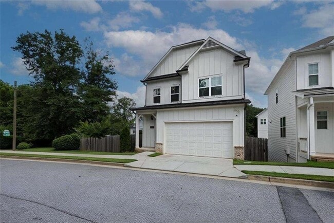 Photo - 1860 Commons Pl NW