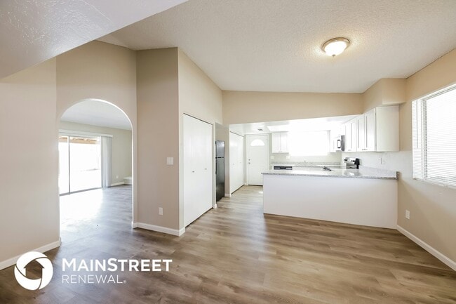 Photo - 337 W Kristal Way