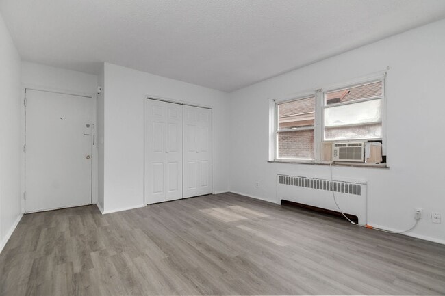 Photo - 618 Probasco St