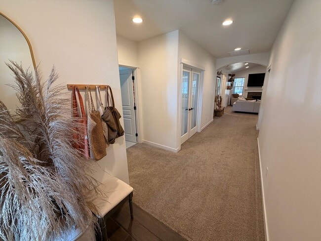 Photo - 3 Bed/2 Bath Single Level Home in Sisters! - Backs Up to Deschutes National Forest