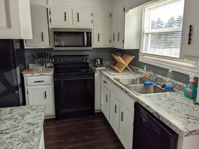 9003 Mahogany Row SE Unit B