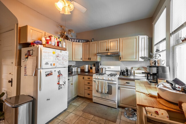 Photo - 3450 N Leavitt St Unidad 1