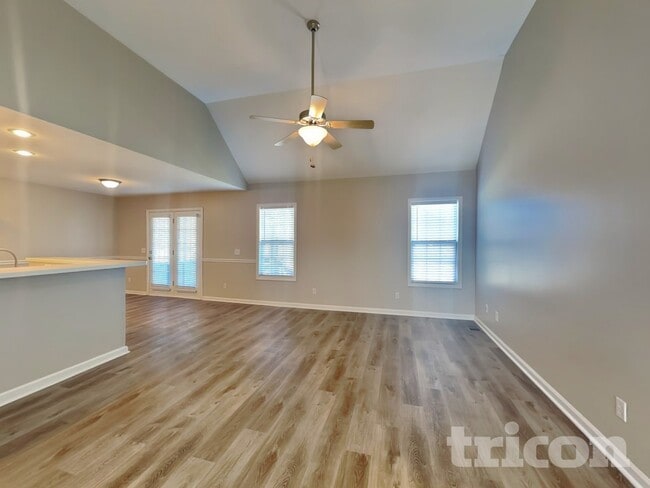 Photo - 505 Arabian Ln