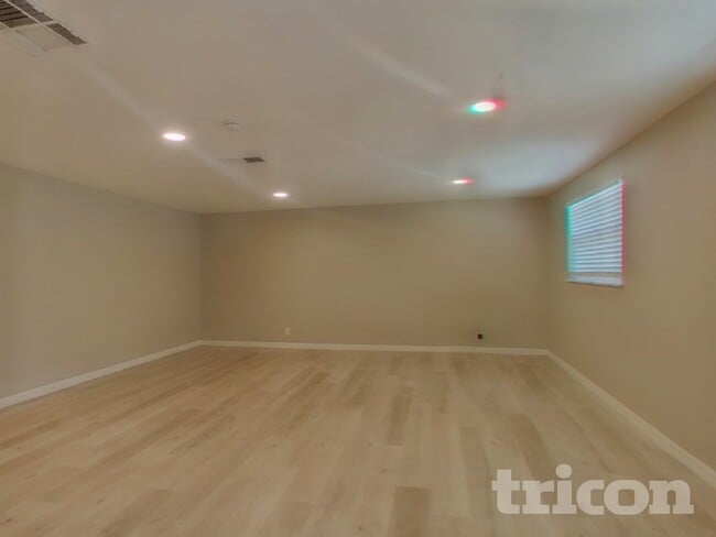 Photo - 1124 Jadewood Ave