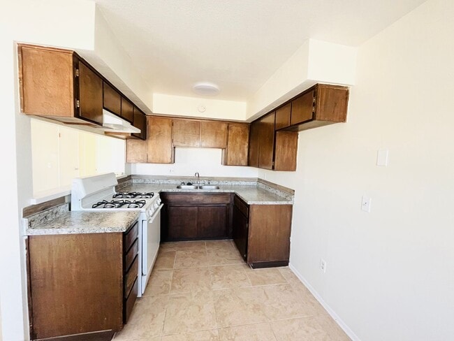 Photo - 2572 Main St Unit #2