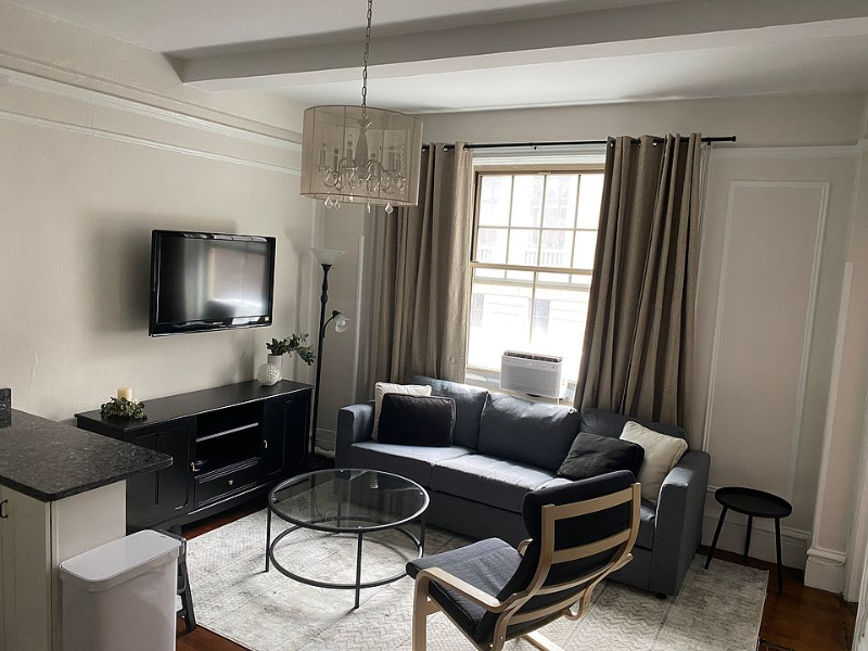 Photo - 170 W 74th St