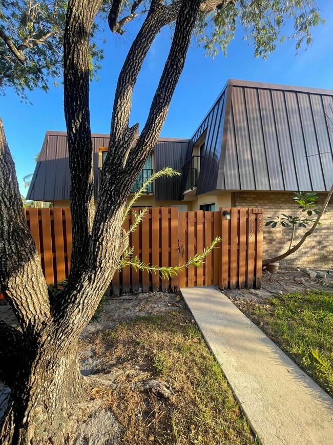 Photo - 5602 SE Windsong Ln