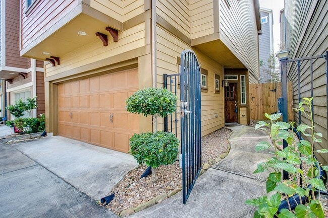 Photo - 760 Nicholson St