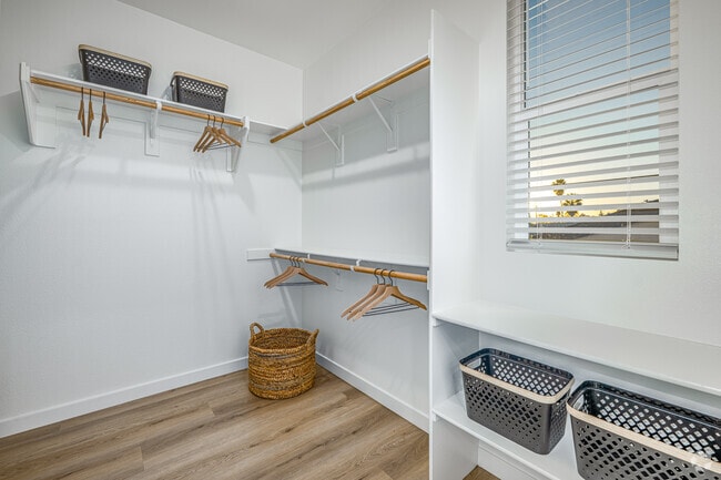 4BR, 2BA - 1,632SF - Closet - Summit Plus