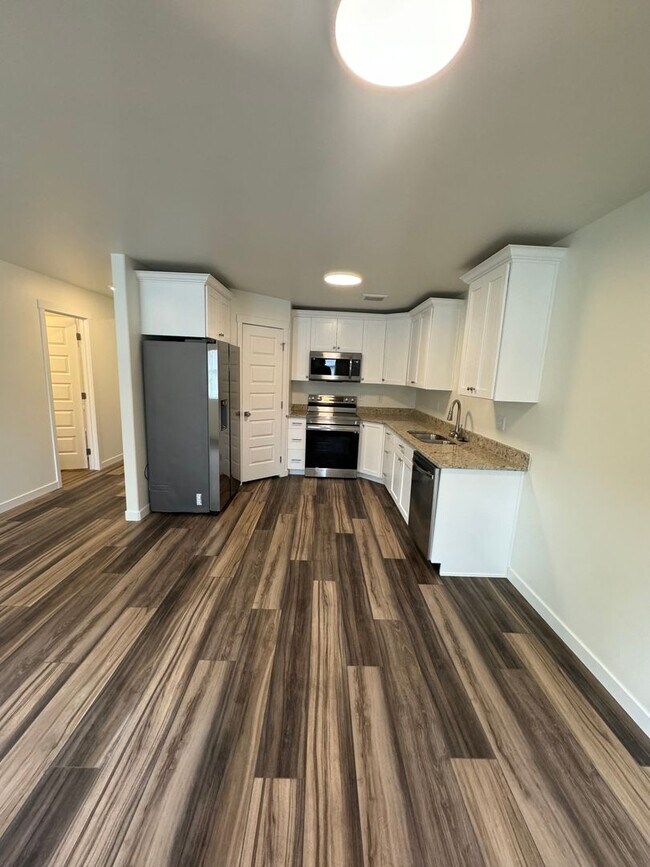 Photo - 845 Golden Bear Ln