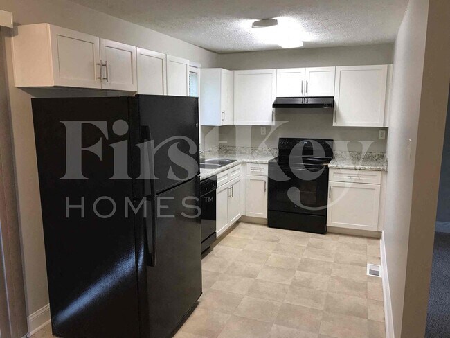 Photo - 103 Walnut Way