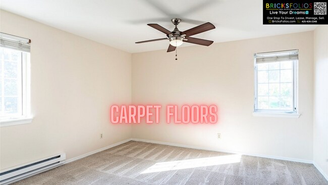 Photo - Bright & Modern End-Unit Townhome with Pool and Fitness Center