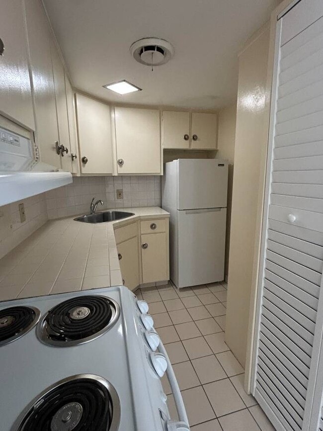Photo - 305 - Edgewood Place LP