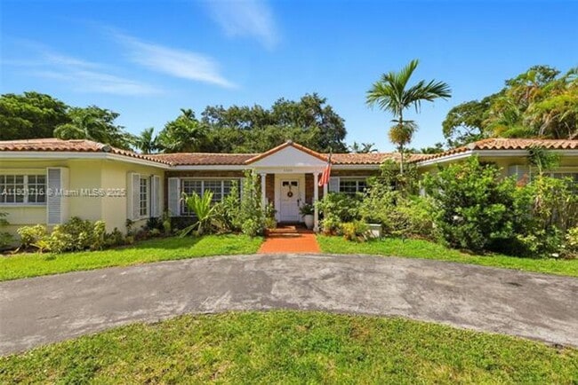 Building Photo - 3300 Segovia St Unit 3300 Segovia St  B