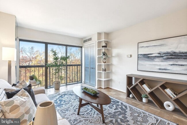Photo - 1001 26th St NW Unit 706