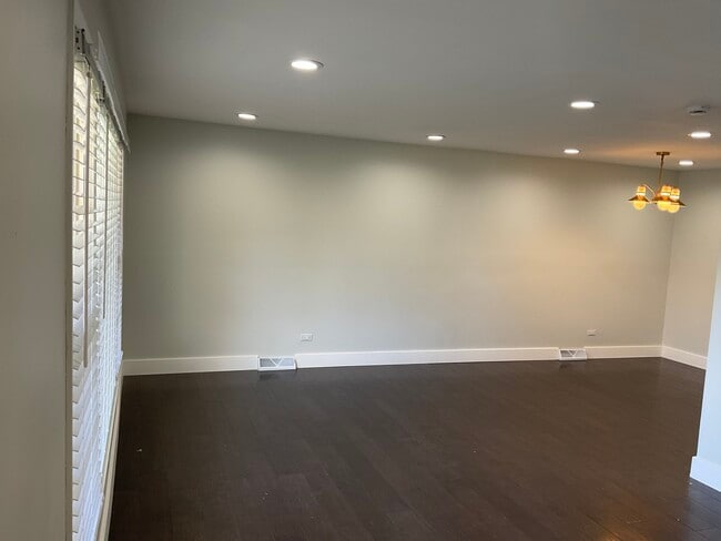 Photo - 566 N Howard Ave