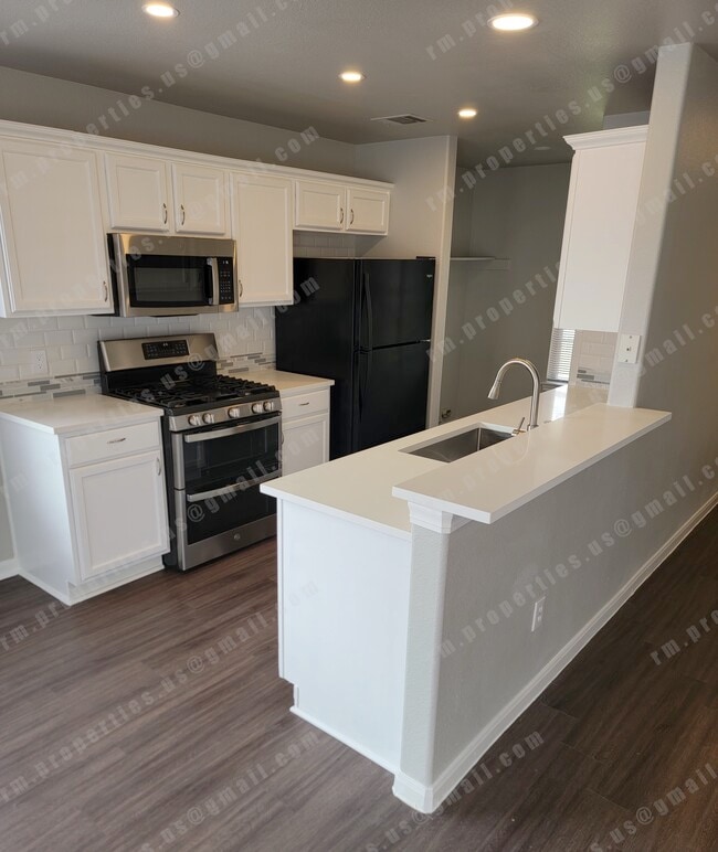 Building Photo - 2874 Southampton Way Unit A