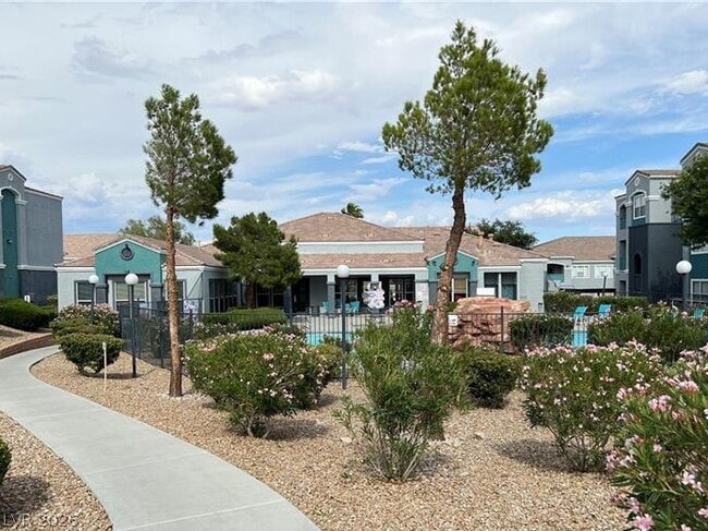 Photo - 6955 N Durango Dr Unidad 2071