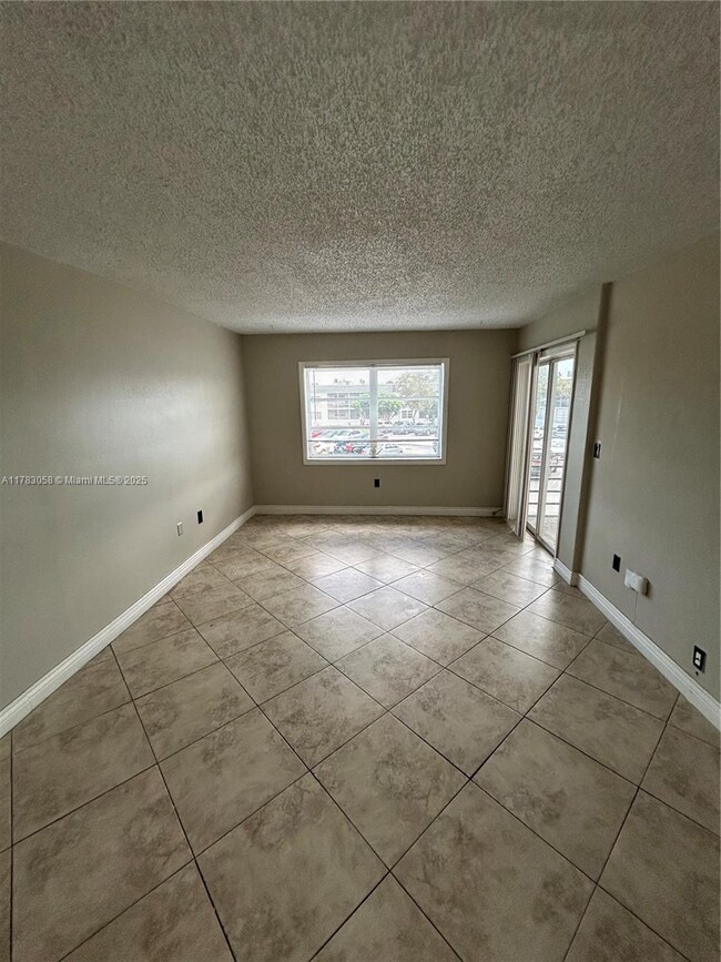 Photo - 6507 Winfield Blvd Unidad 218-C Rental