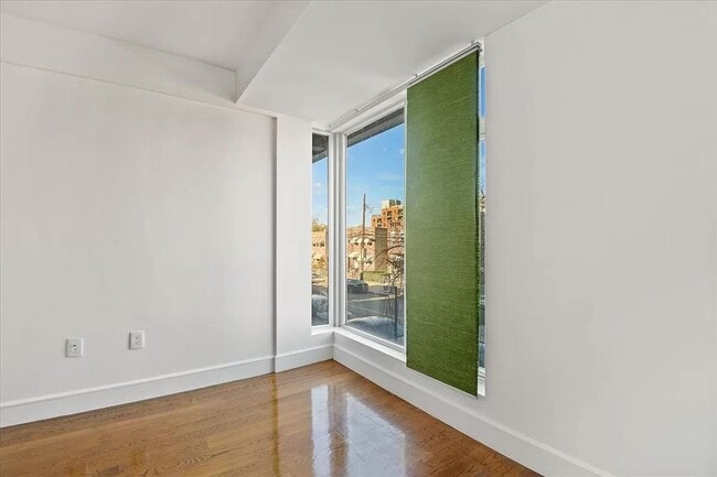 Photo - 2124 30th Ave - Apt 2C