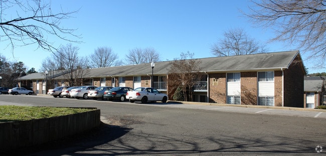 Área de estacionamiento - Trinity Properties - Campus Walk