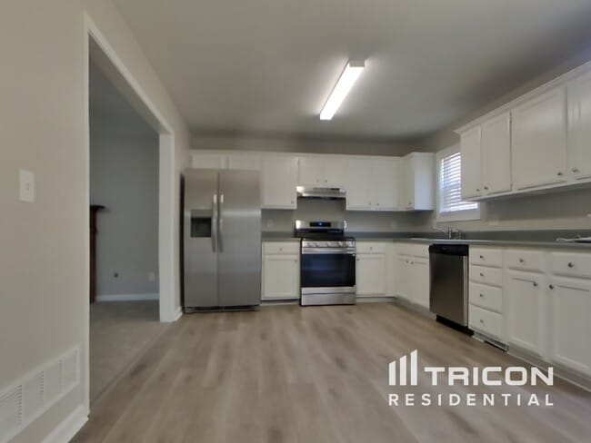 Photo - 504 Hillcrest Cross Rd