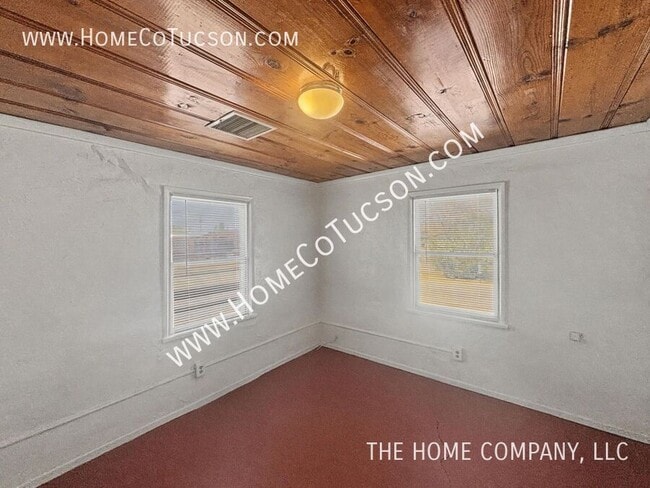 Photo - 1733 E Adelaide Dr