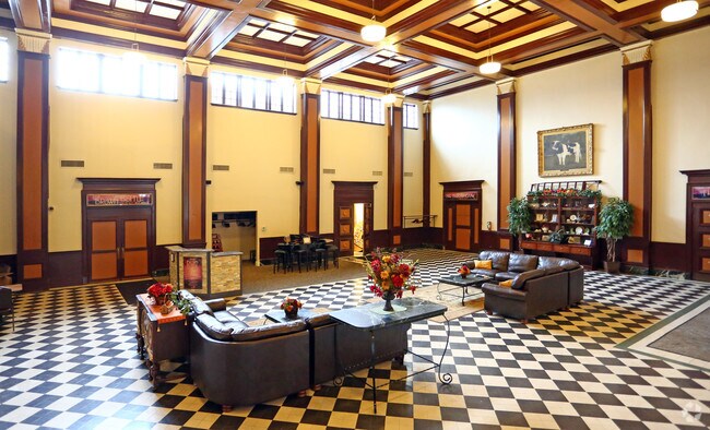 Vestíbulo - Russell Lamson