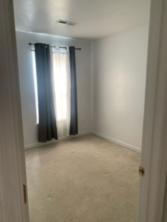 Photo - Convenient Townhome