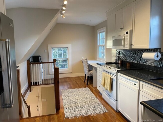 Photo - 4 Sycamore Ln