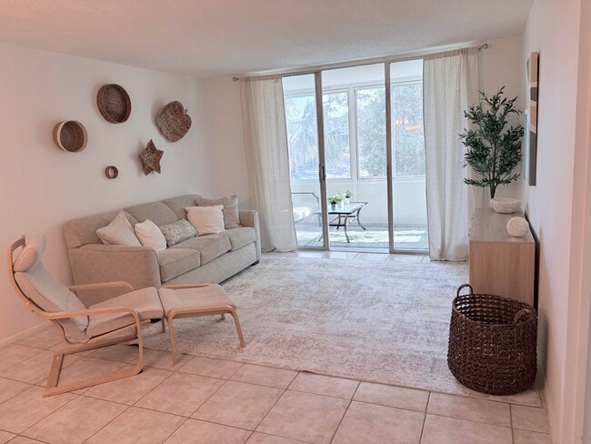 Building Photo - 2650 NW 49th Ave Unit 327