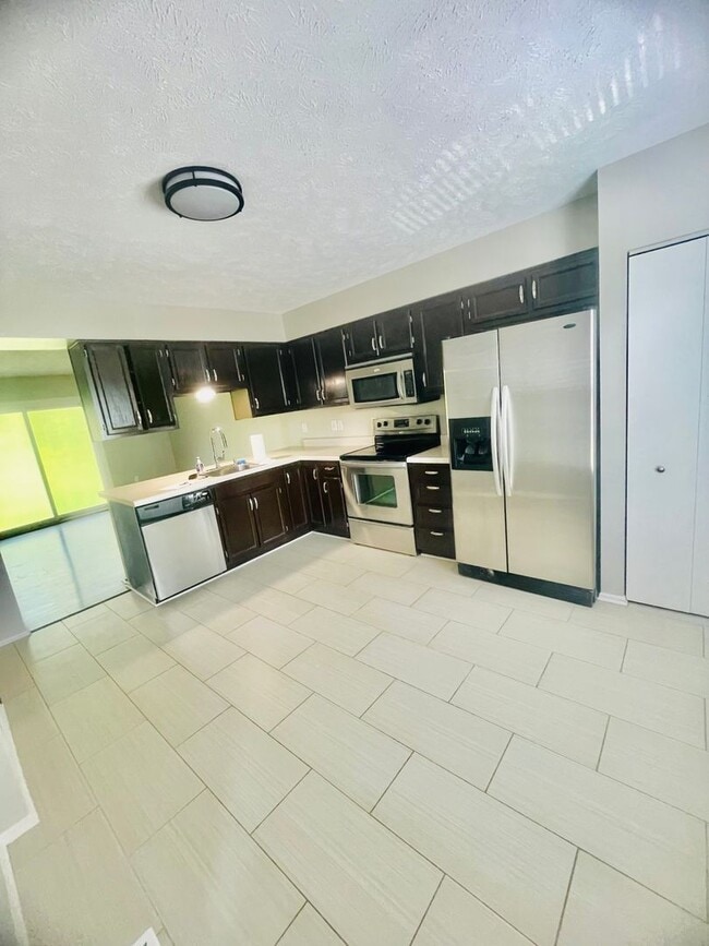 Photo - 3-Bedroom 2.5 bath Townhome in Imperial – Style, Space & Sophistication