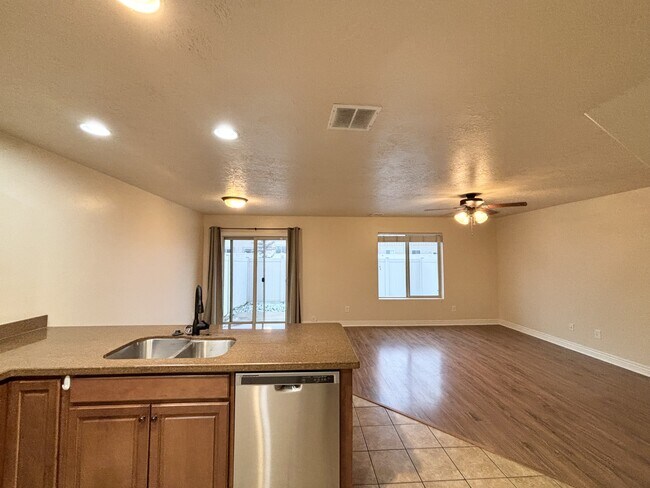 Photo - 1014 Village River Ln
