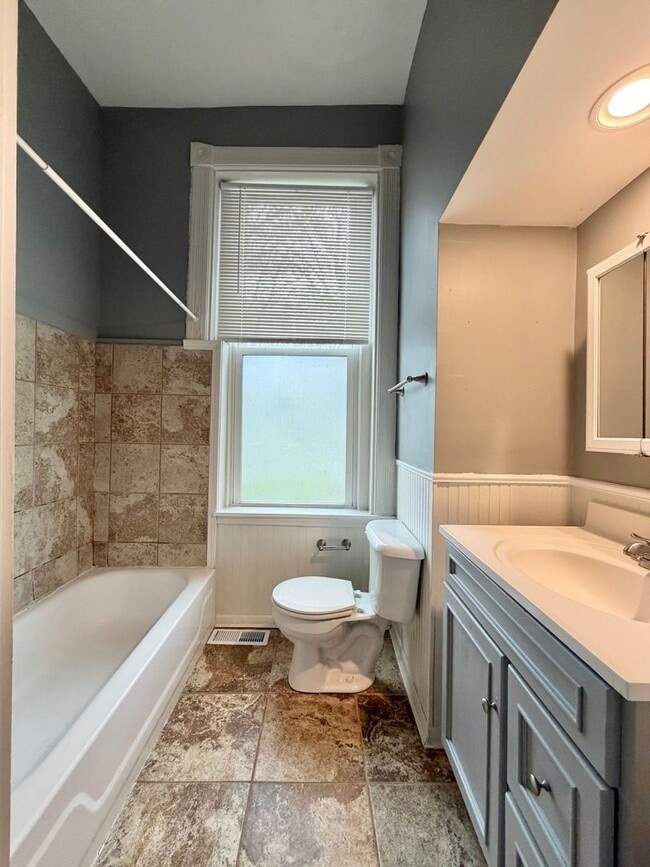 Photo - 447 Warner St Unit 447-1