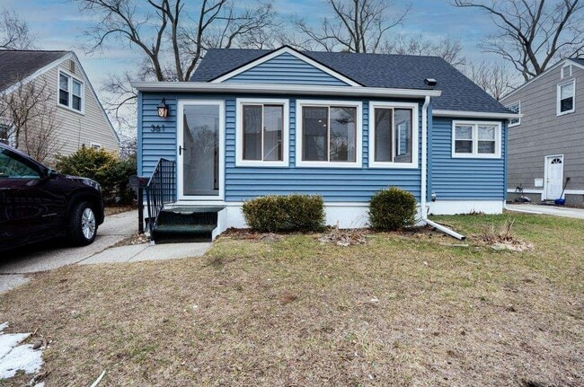 Building Photo - 361 Adams Ct