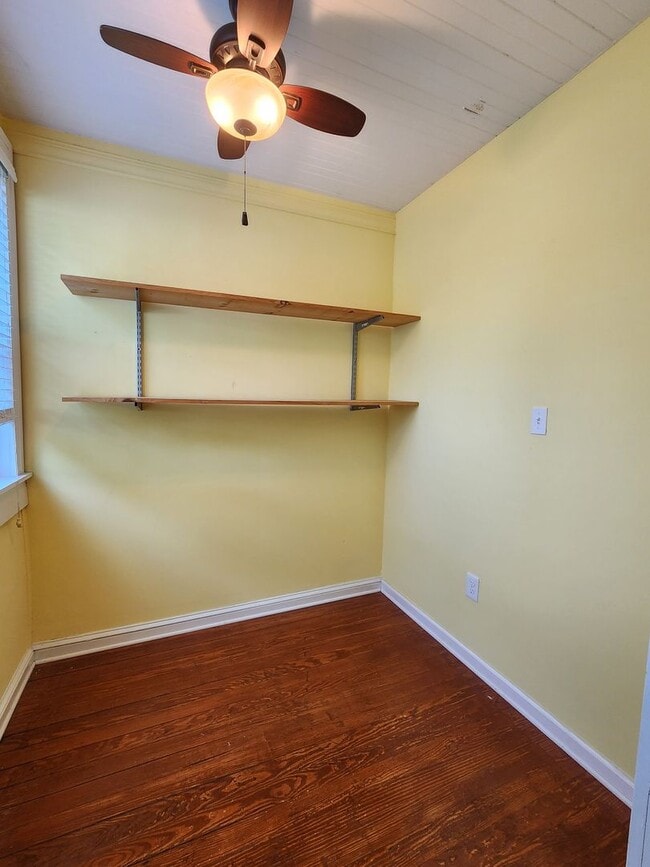 Building Photo - Beautiful Colonial in Olde Towne