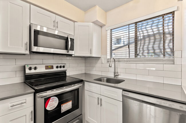 Photo - Tides on 61st Ave