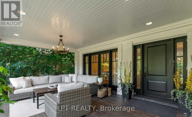 Photo - 268 Chartwell Rd