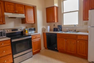 23 W Spring St