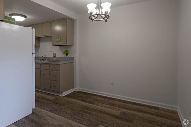 2BD 1BA 920 sq. ft.