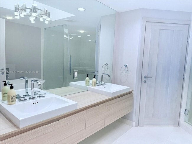 Photo - 17111 Biscayne Blvd