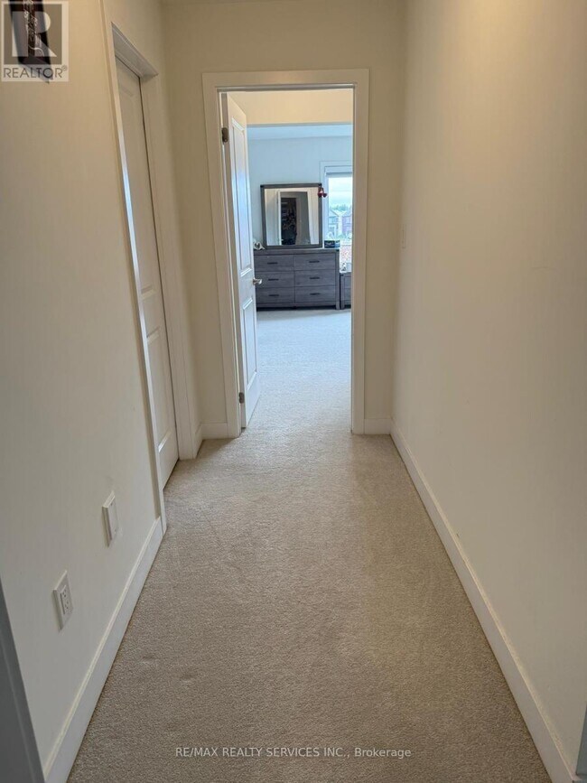 Photo - 225 Flavelle Wy