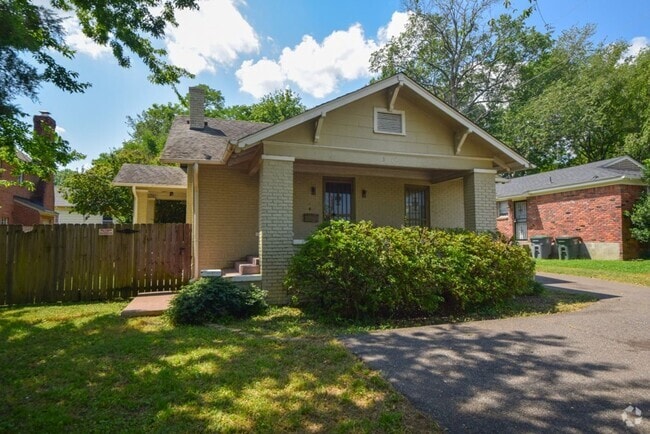 Building Photo - Great 3 bed, 1 bath near University of Mem... Rental