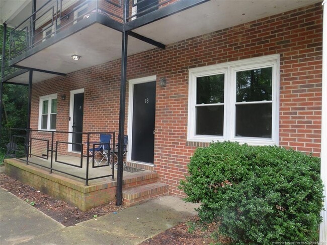 Photo - 210 Colonial Dr